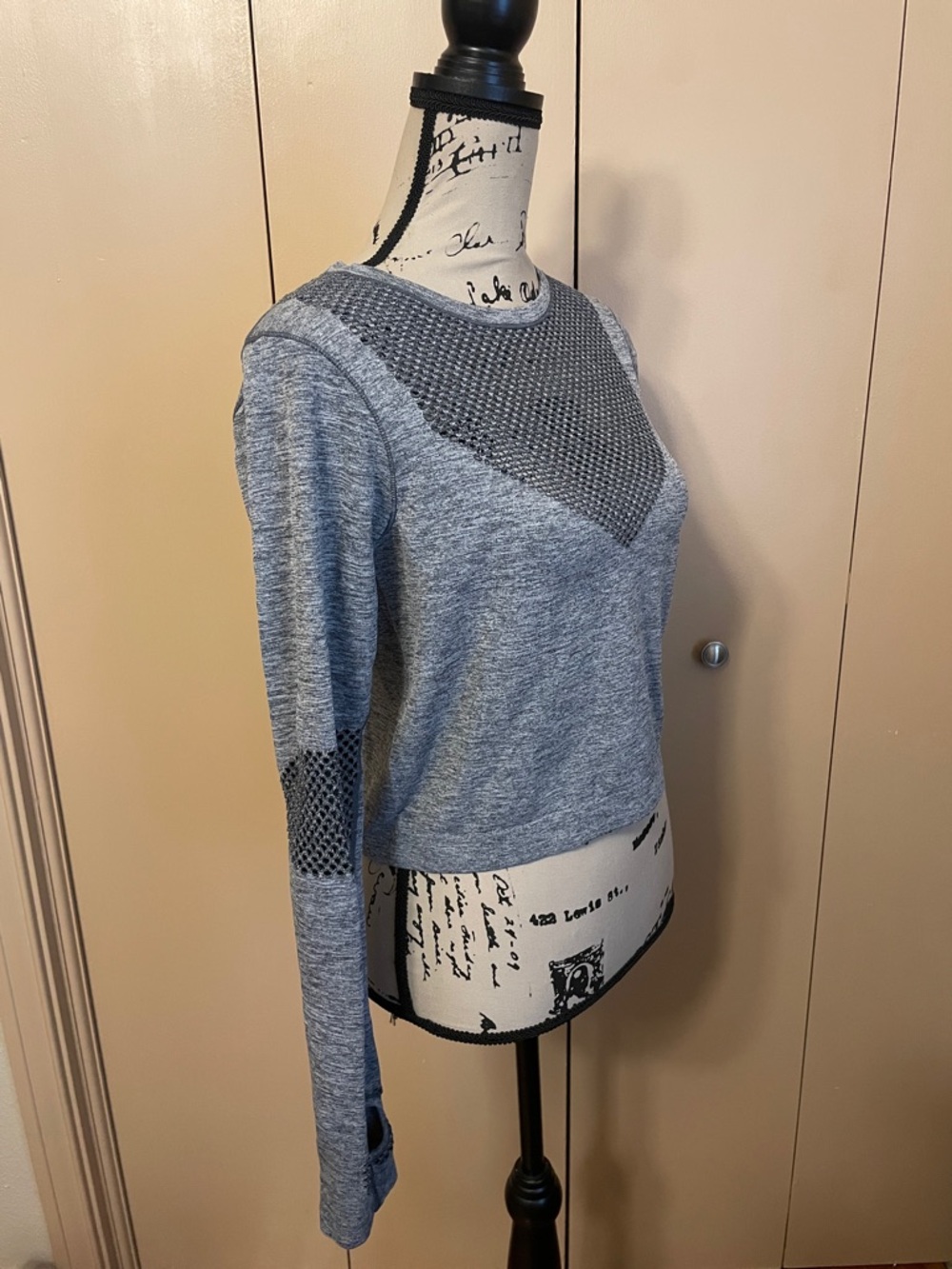 Gray Long Sleeve Mesh Pullover - Picture 5 of 9